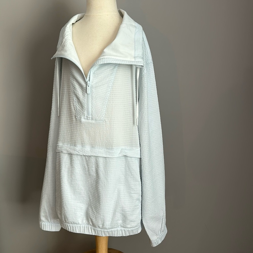 Lululemon Seek Vistas 1/2 Zip pullover seersucker ice‎ baby blue
